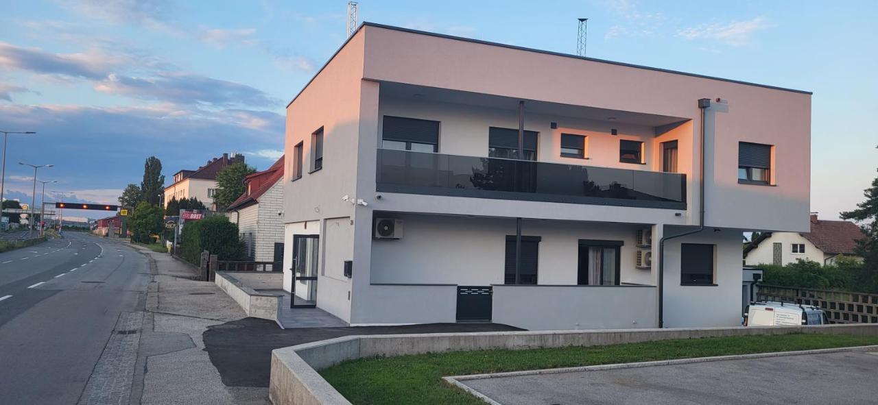 Smart Rooms Wels Exteriör bild